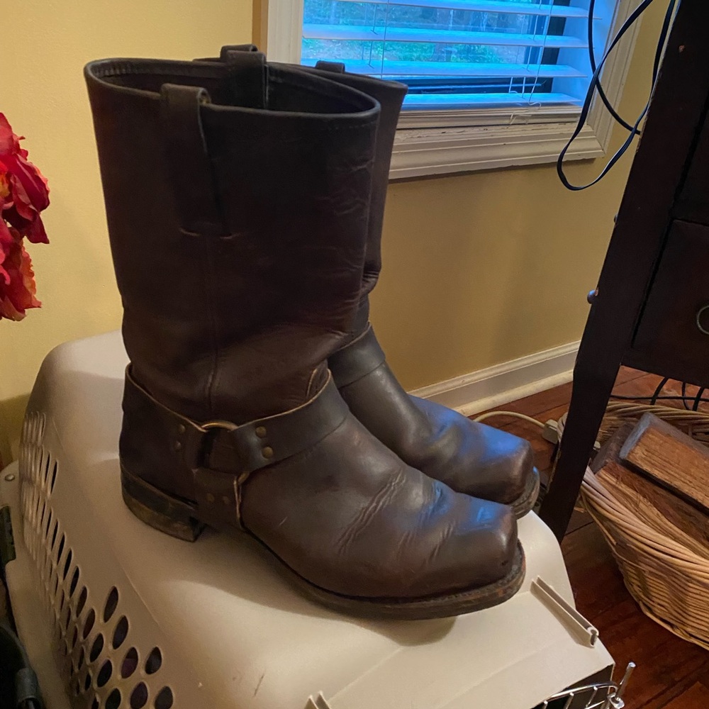 Very nice great condition brown men’s leather work boots